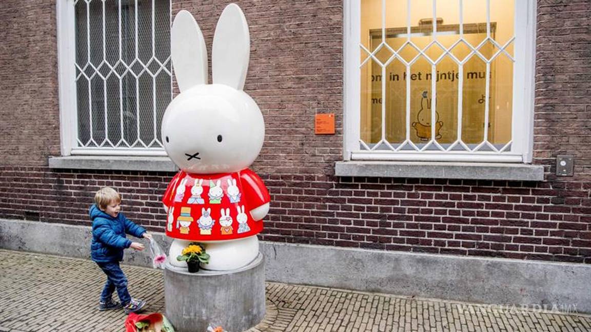 $!Muere Dick Bruna, el ilustrador holandés que creó al conejo Miffy