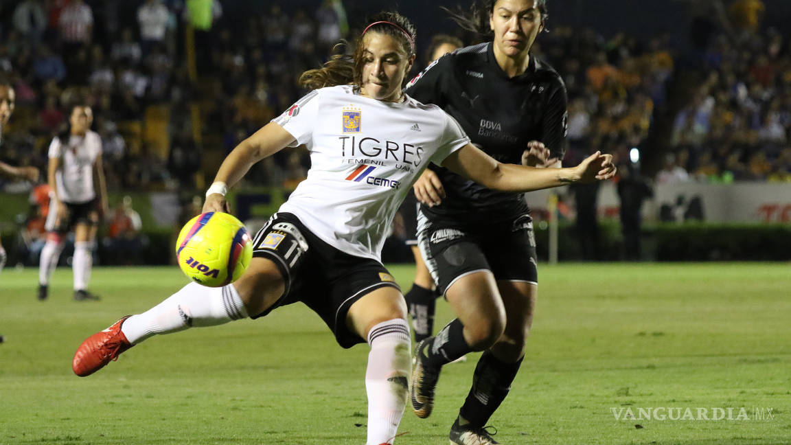 Empatan 1-1 Rayadas y Tigres en la ida del futbol femenil