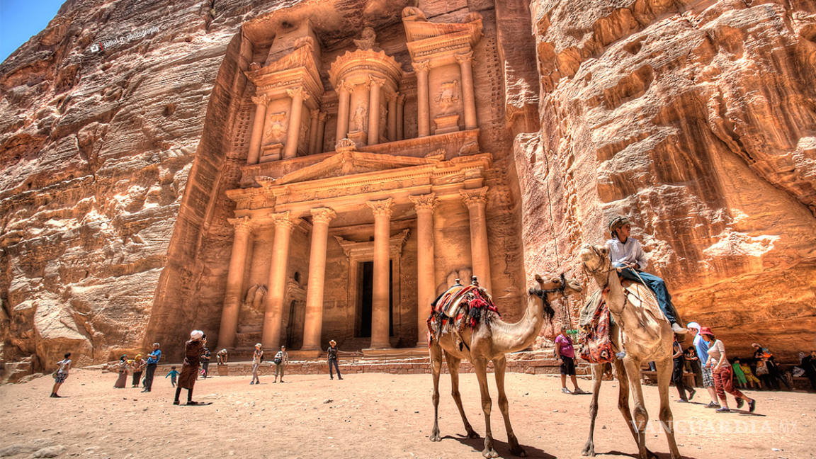 Los arqueólogos descubren un gran monumento enterrado en Petra