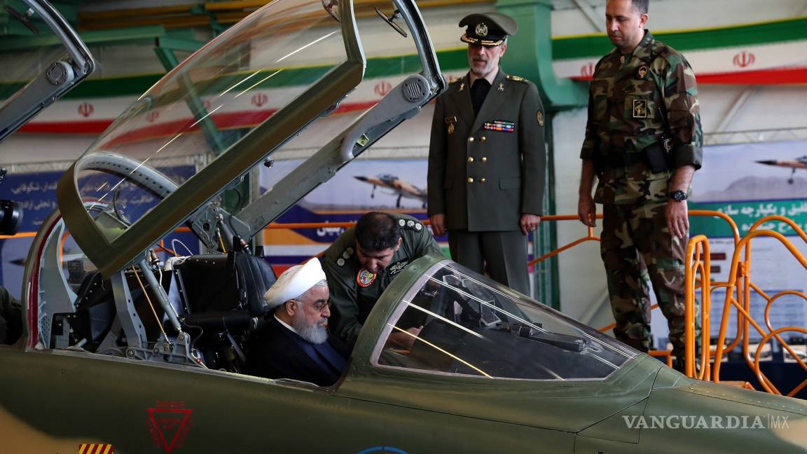$!Irán presenta su primer avión de combate
