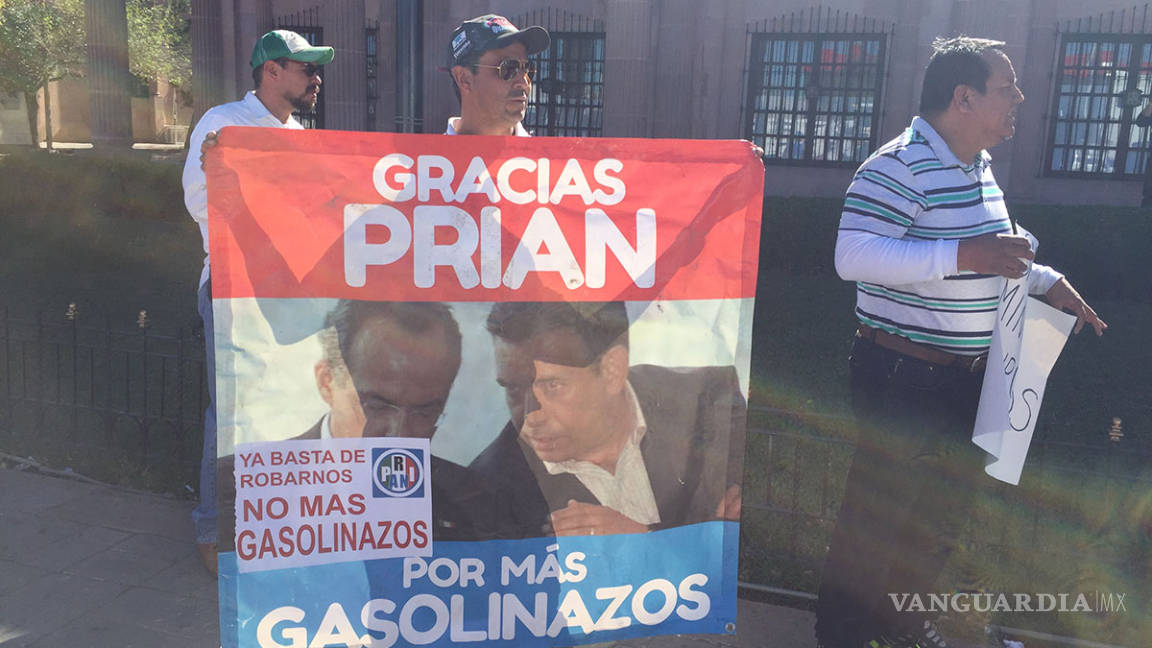 Protesta contra el gasolinazo en Saltillo llega hasta el Congreso de Coahuila