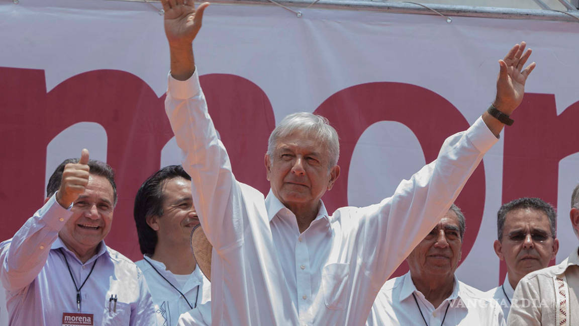 AMLO celebra que México sea otra vez sede mundialista en 2026