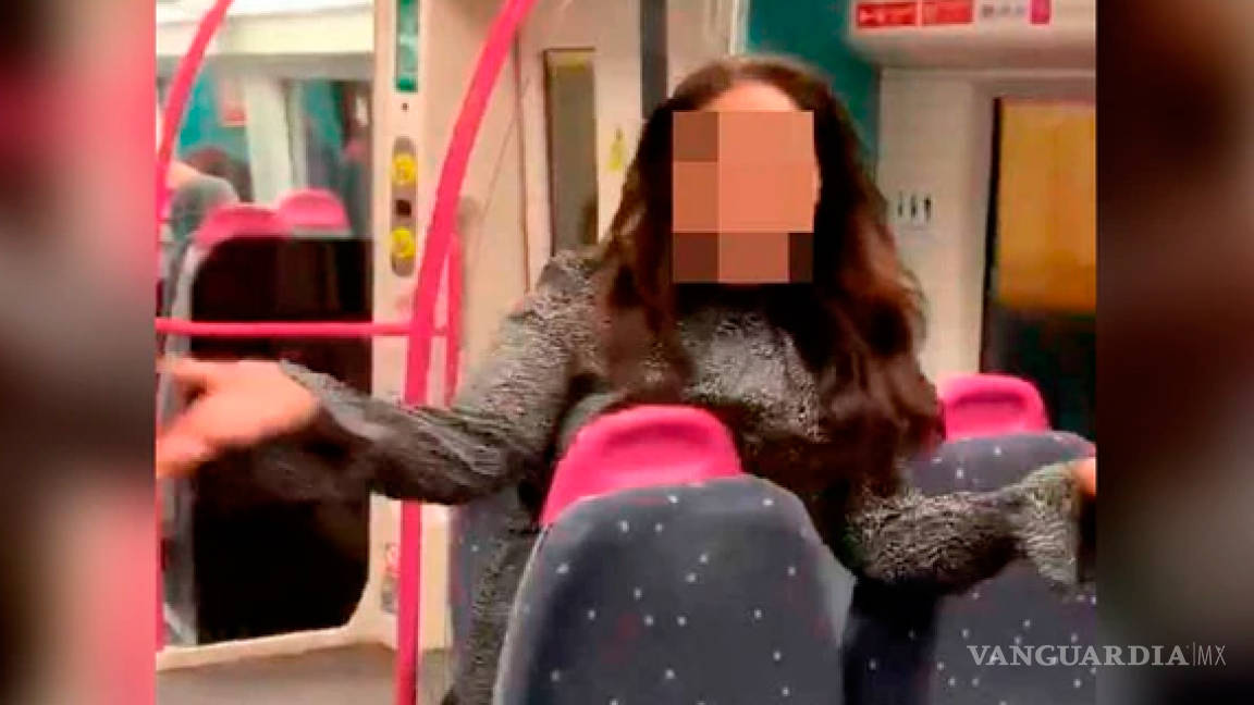 Una mujer agredió sexualmente a dos hombres en tren, policía la detiene