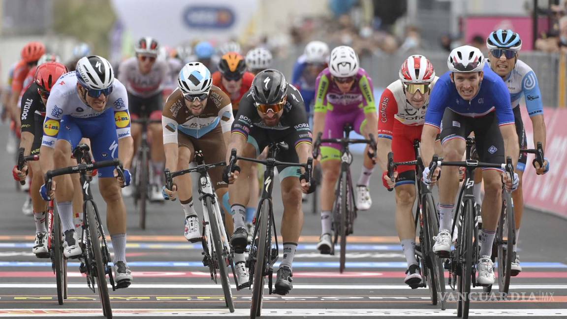 Démare supera a Peter Sagan; Thomas abandona el Giro