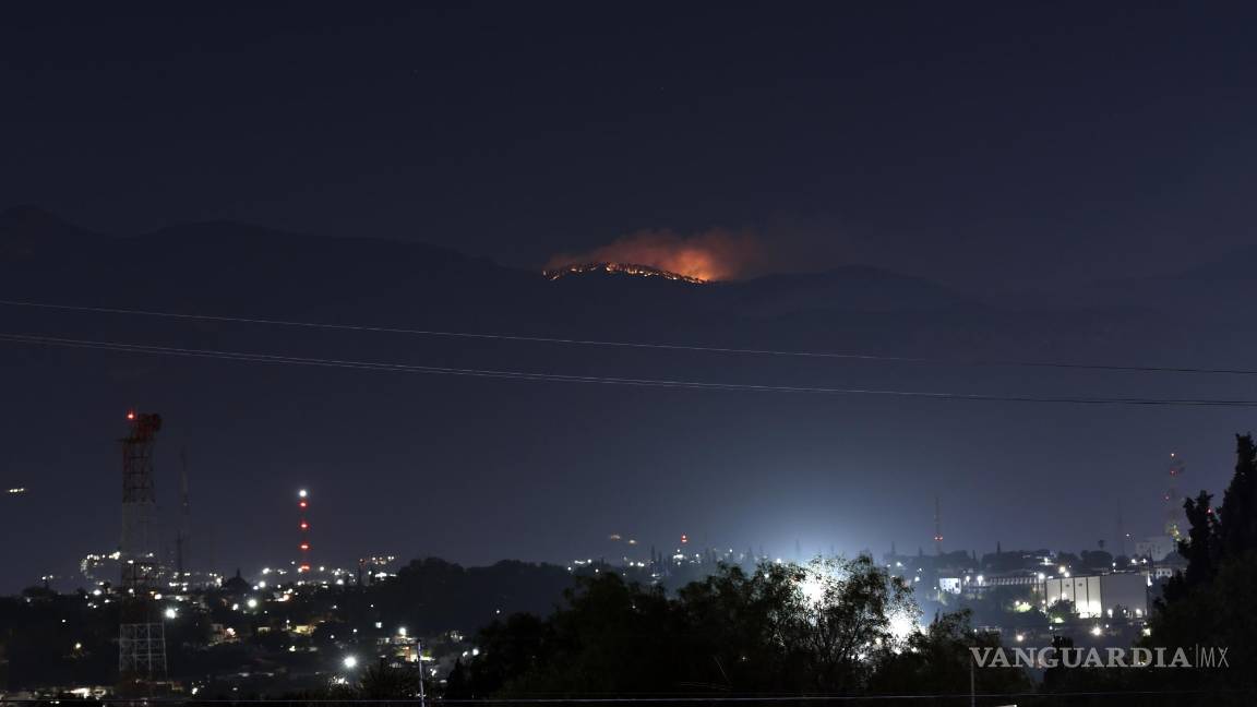 $!Saltillo, Coahuila 13 de mayo del 2022. Incendio Forestal en las sierras del ejido Cuahtemoc, que colinda con el lado sur del cañón de San Lorenzo.