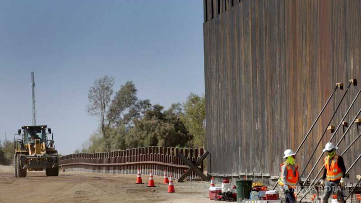 Intentan frenar construcción del muro fronterizo
