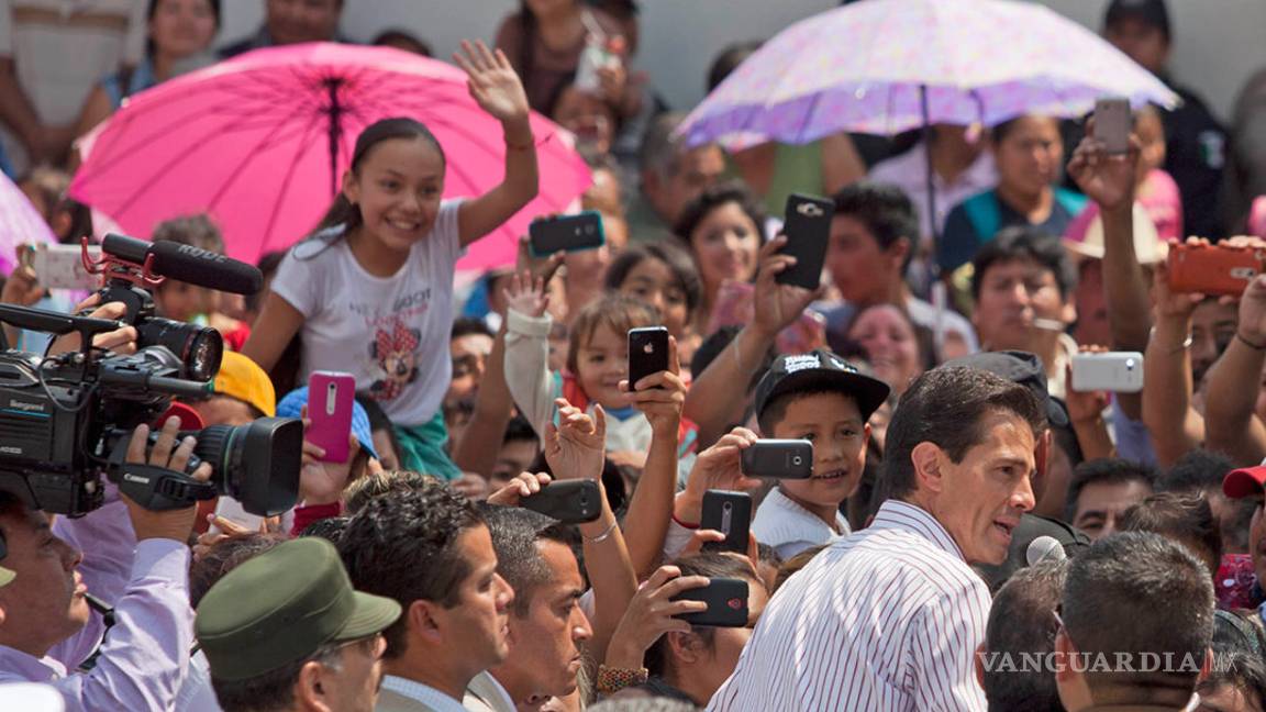 $!Peña Nieto inauguró teleférico en Ecatepec... rodeado de francotiradores (fotos)