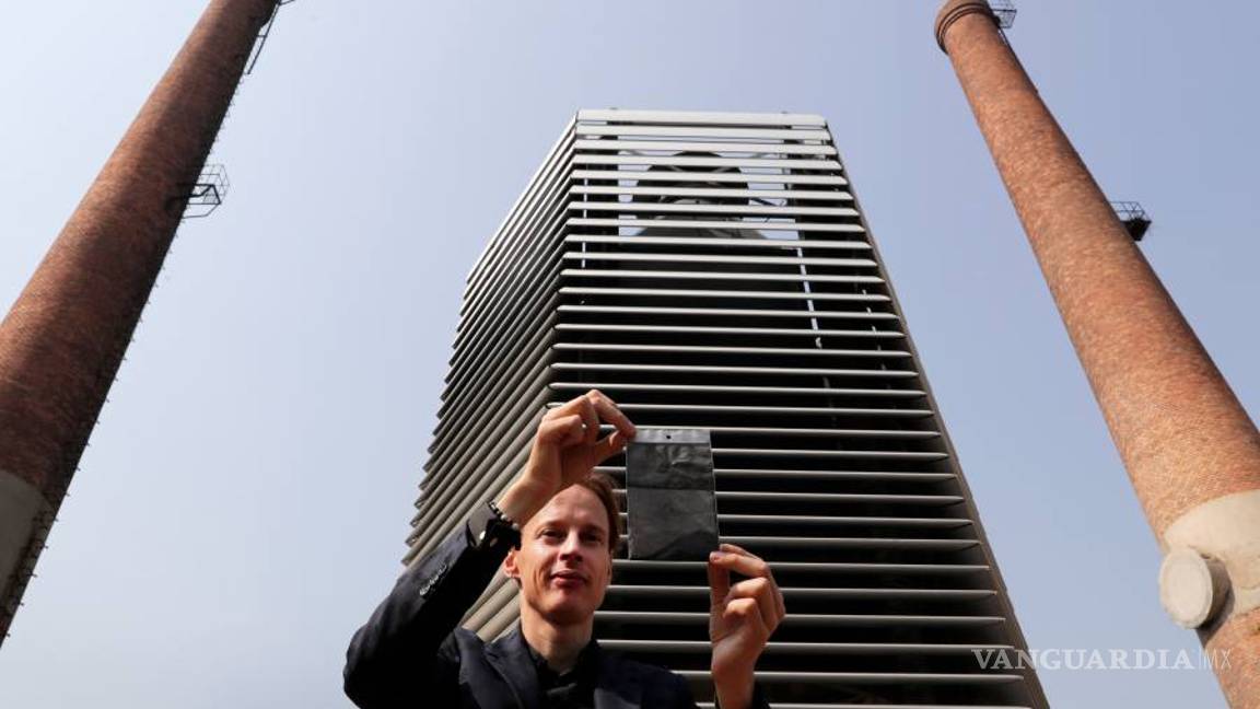 $!"Smog Free Tower" purifica el aire en China