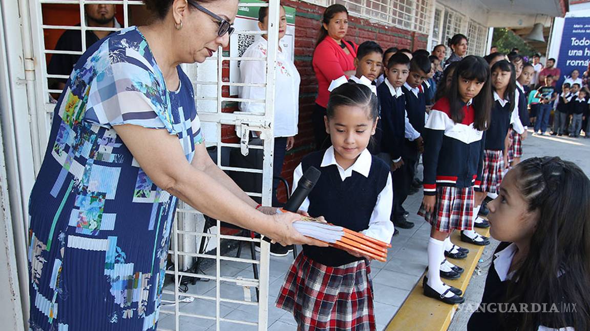 $!Saltillo enloquece con el regreso a clases, tremendo caos vial
