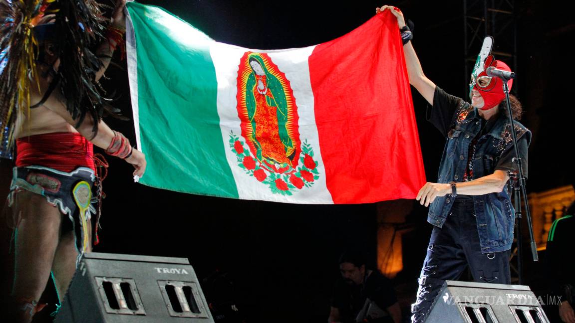 $!El Tri arma tocada con la raza saltillense