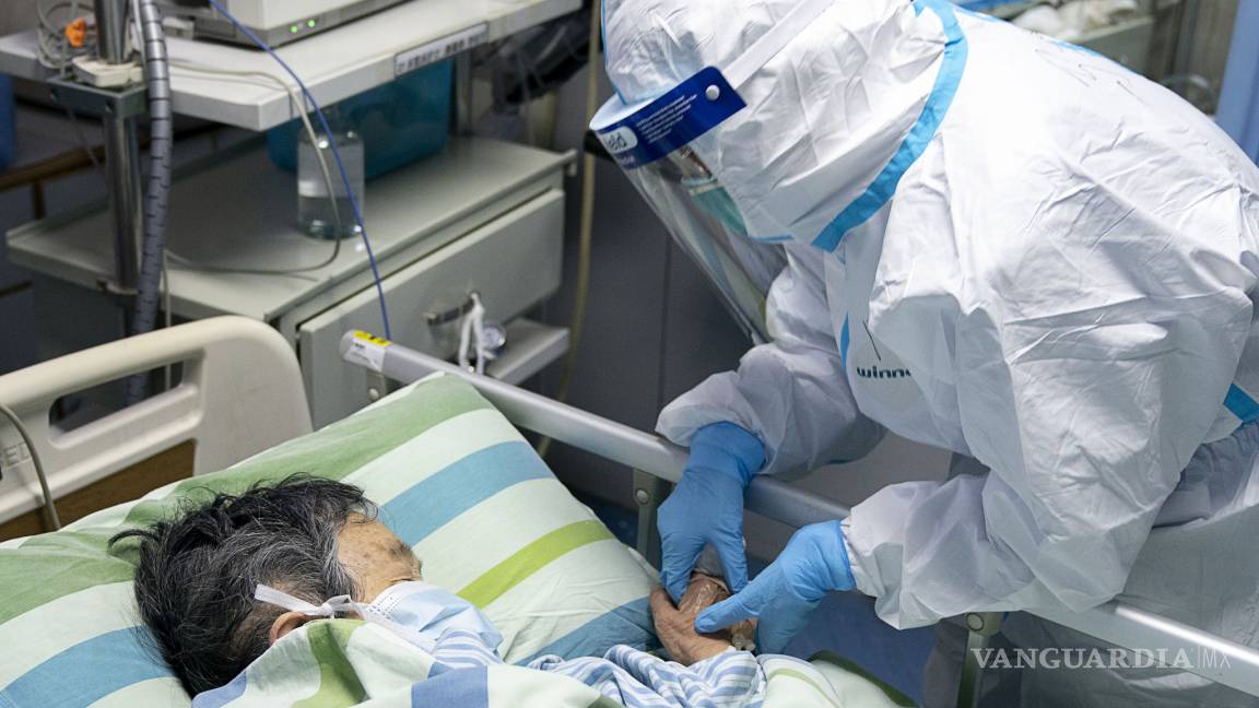 China envía a 6 mil médicos para combatir al coronavirus