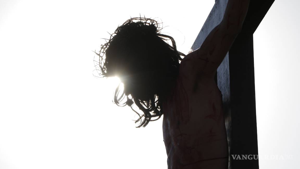 $!Abordan en Vía Crucis del Ojo de Agua de Saltillo el tema del suicidio