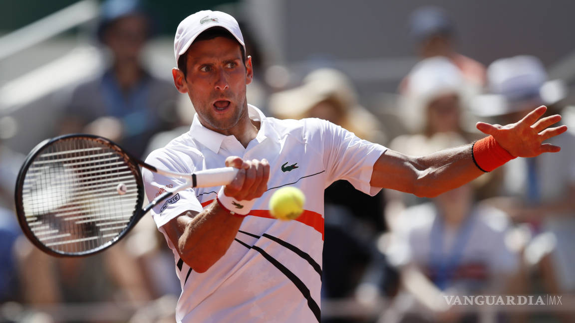 Djokovic ya está en octavos de Roland Garros