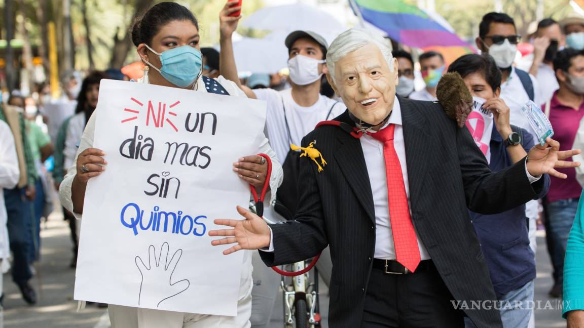 Protestan en CDMX ante el desabasto de medicamentos