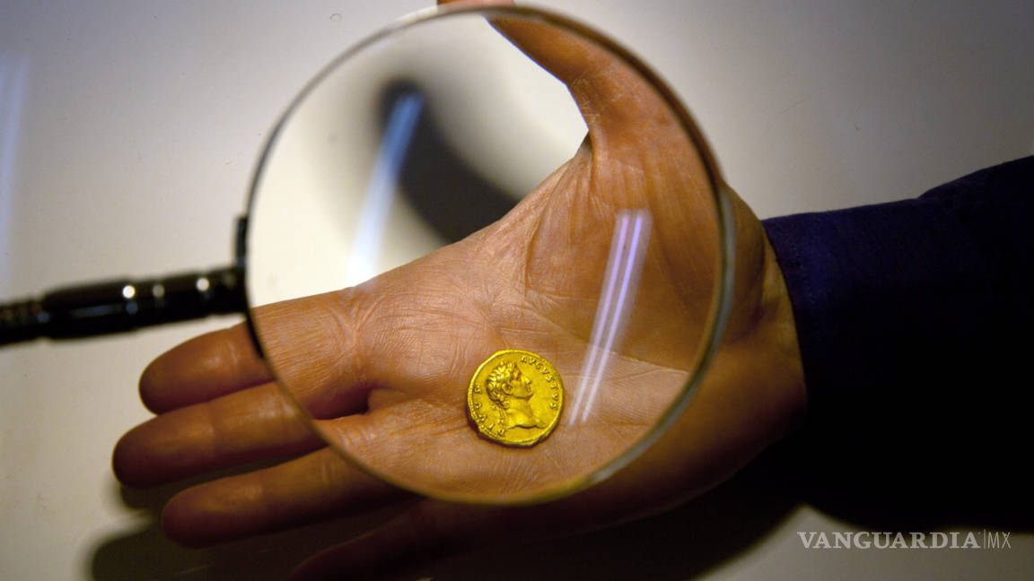 Israelí encuentra rara moneda de oro de hace 2 mil años