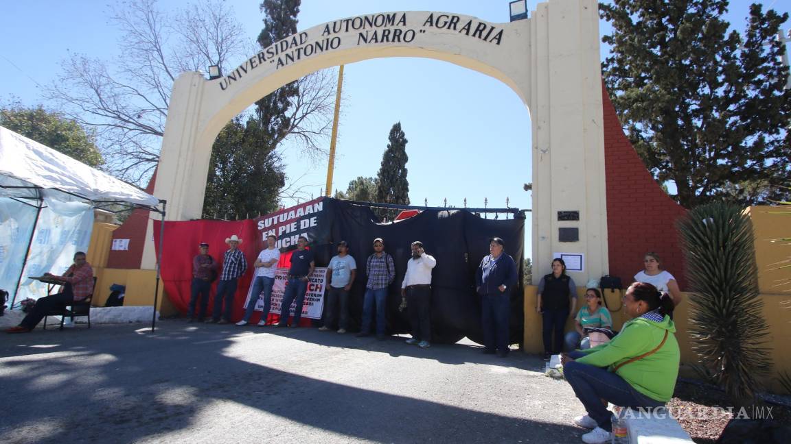 Académicos pactan acuerdo con la Narro; administrativos siguen en huelga y alumnos reprueban paro