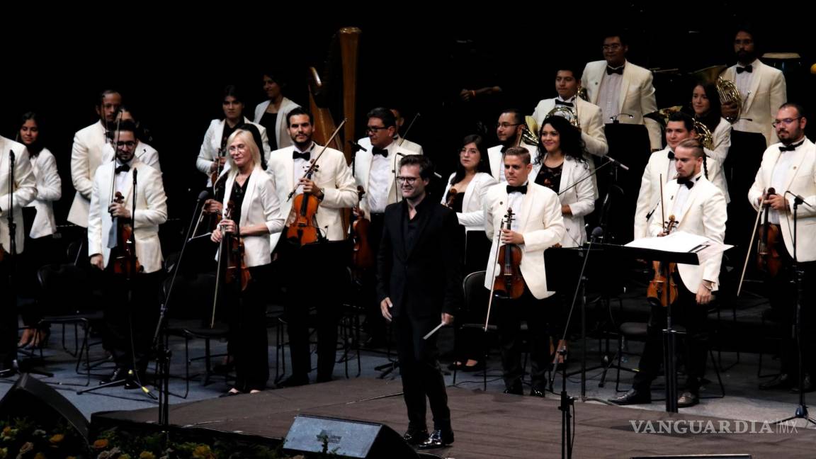 Deleita con concierto Plácido Domingo a Monterrey