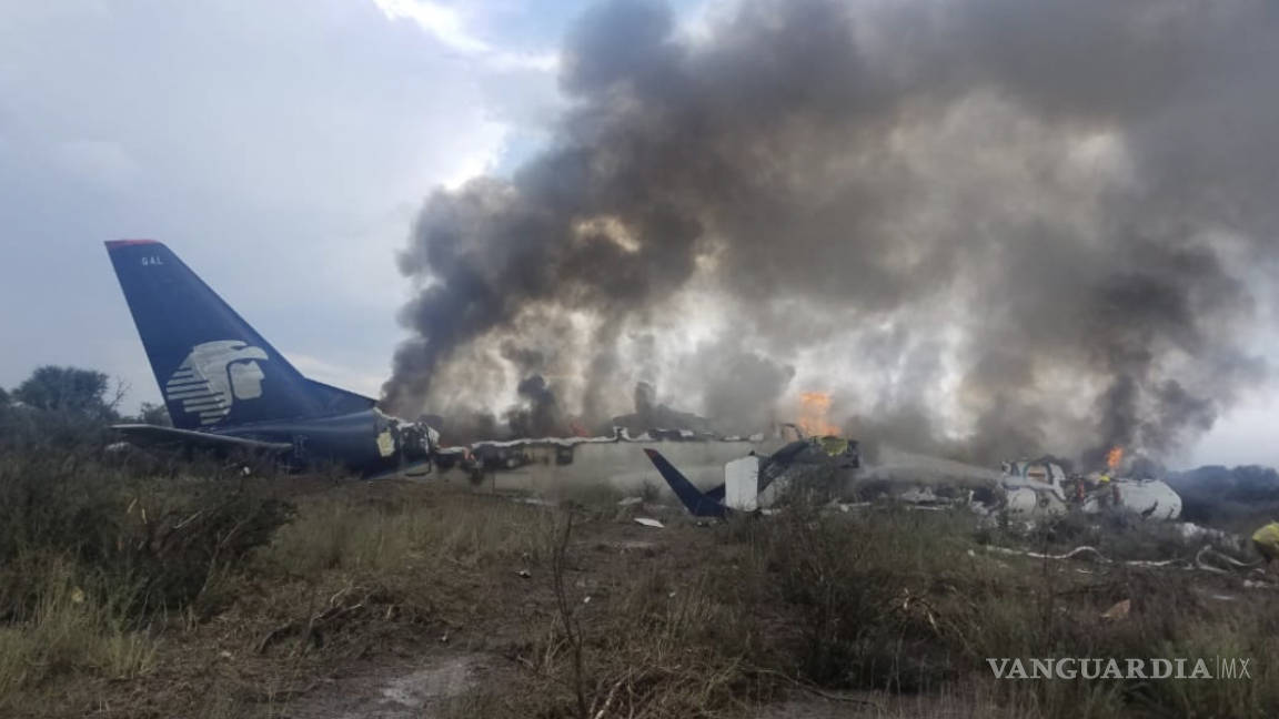 Se desploma avión de Aeroméxico a minutos de haber despegado; Gobernador de Durango informa que no hubo fallecidos