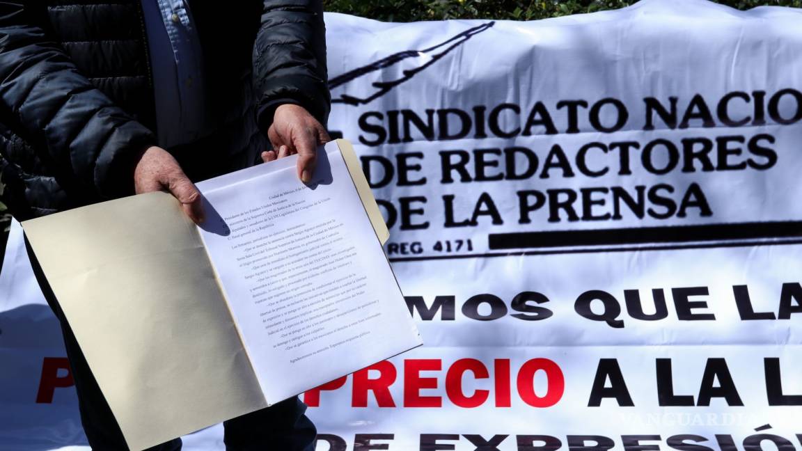 $!Periodistas protestan frente a la SCJN por condena a Sergio Aguayo