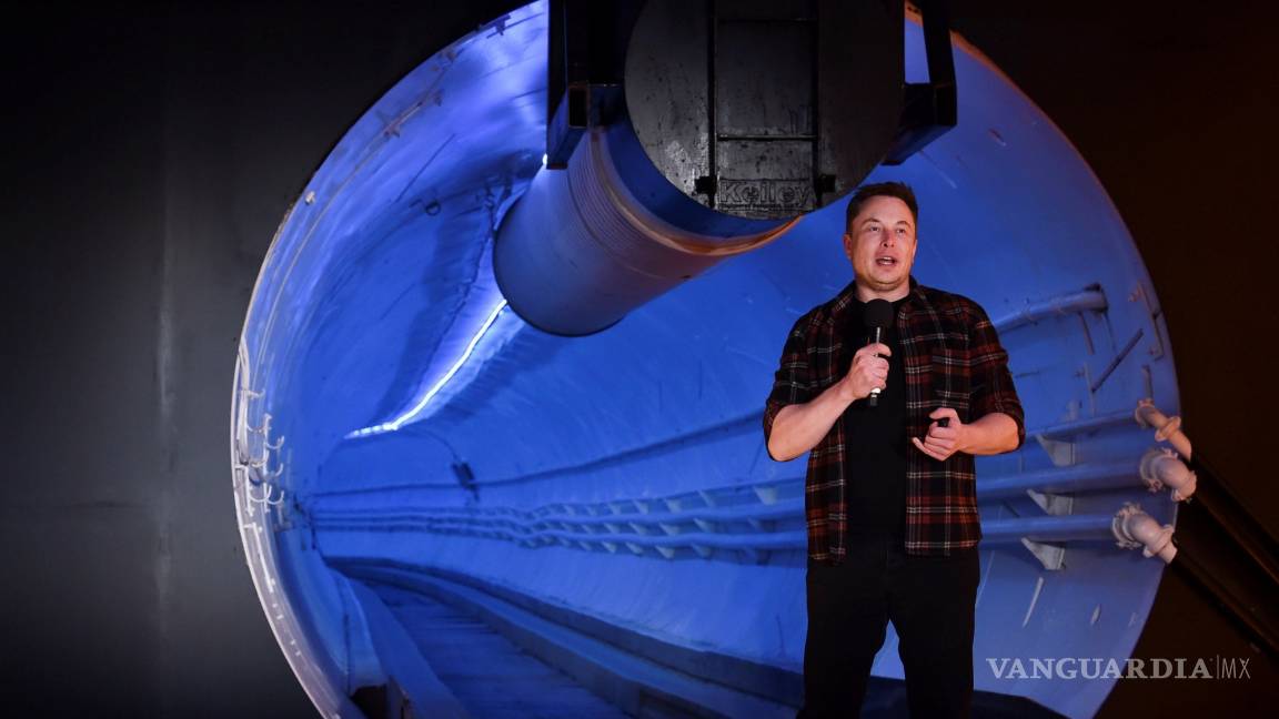 Presume Elon Musk su visionario sistema de transporte