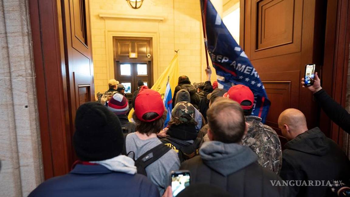 $!Asalto al Capitolio, un día histórico y lamentable que golpea la democracia en EU (fotos)