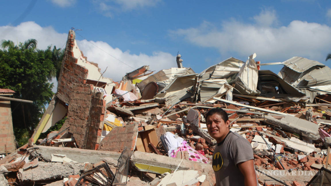 Se eleva a 413 la cifra de muertos por sismo en Ecuador