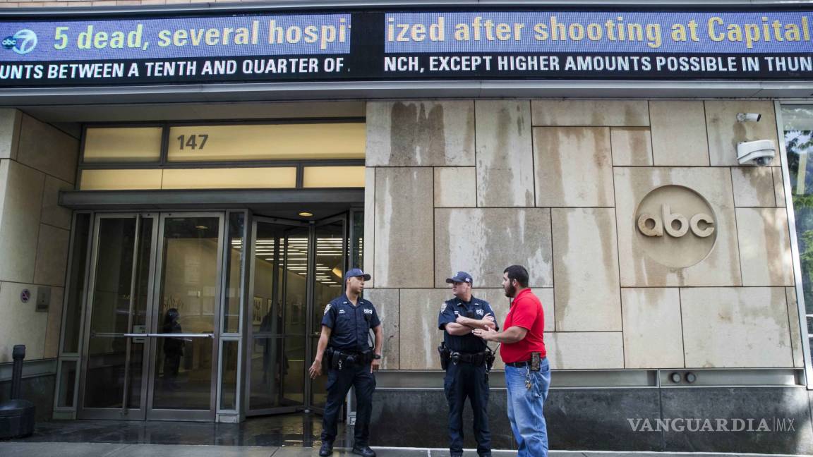 Blindan a medios de comunicación de Nueva York tras tiroteo en periódico