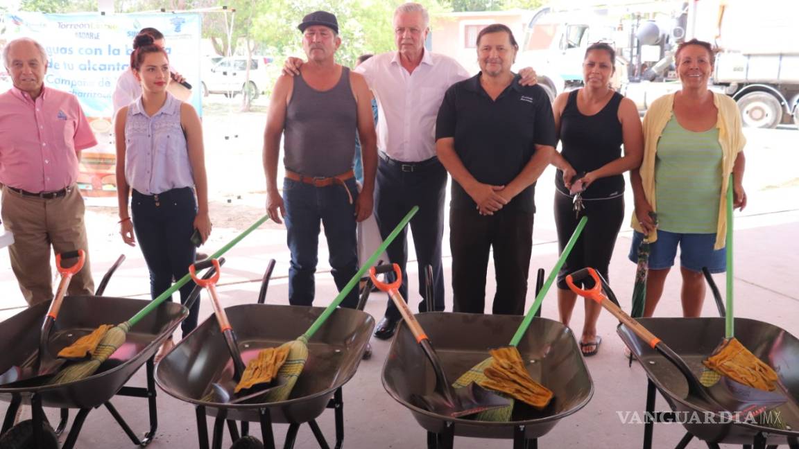 Emprende Jorge Zermeño campaña de limpieza en la colonia Santiago Ramírez de Torreón