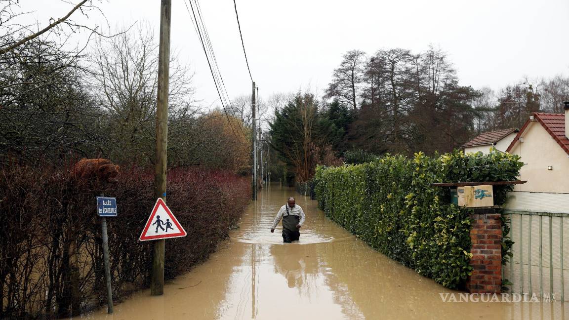 $!Río Sena se desborda inundando París (Fotos)