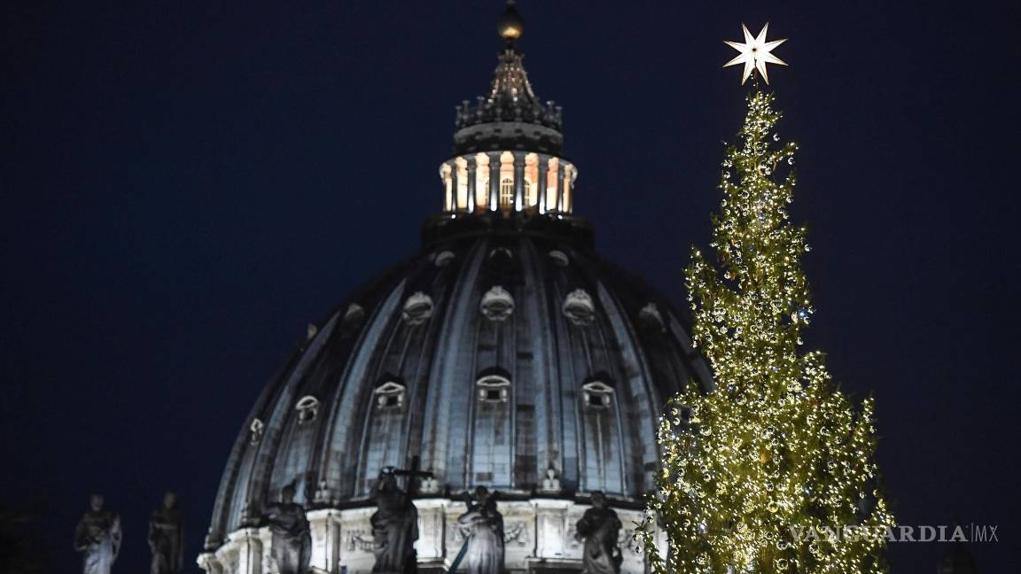 $!Monumental nacimiento de arena en la Plaza de San Pedro da inicio a los festejos navideños en el Vaticano