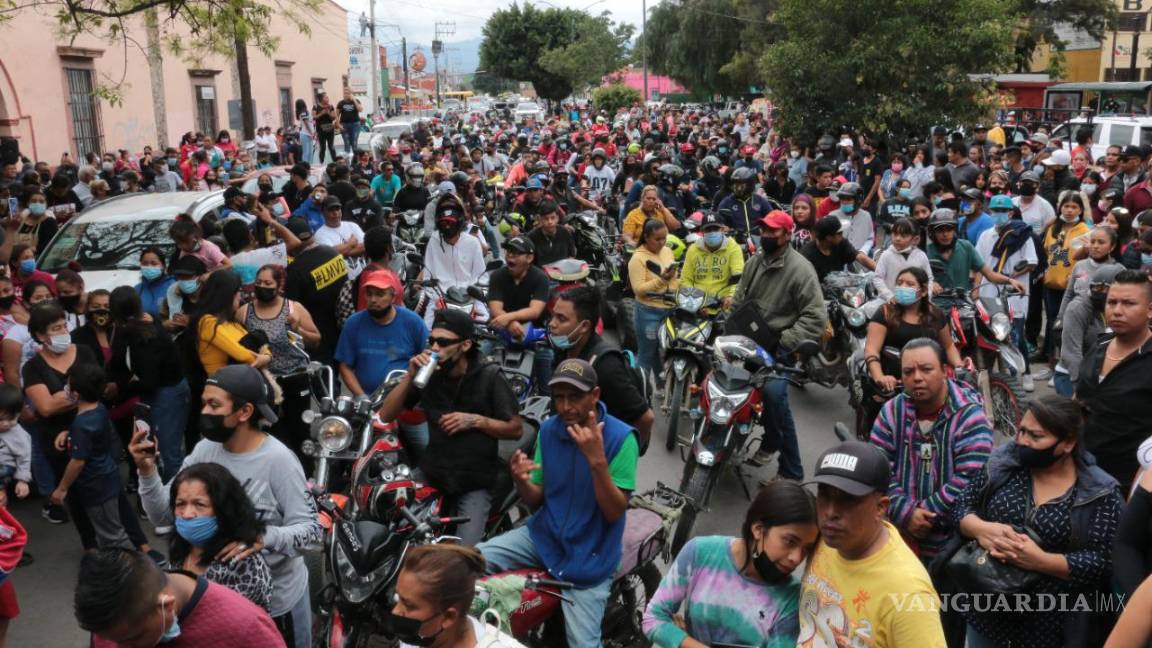 $!MEMORIA. Como un héroe despidieron a Juan Manuel Quistián miles de potosinos que acompañaron el cortejo fúnebre que cruzó media ciudad.