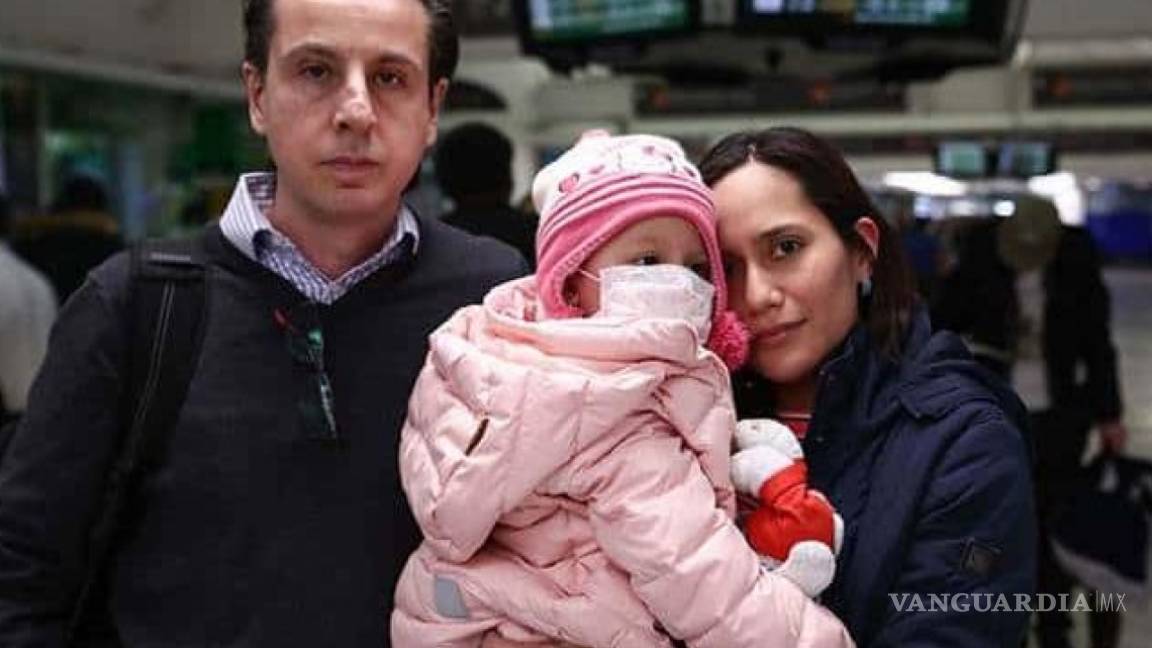 'No la dejaron morir, la mataron', acusa padre de Ana Lucía a Secretaría de Salud