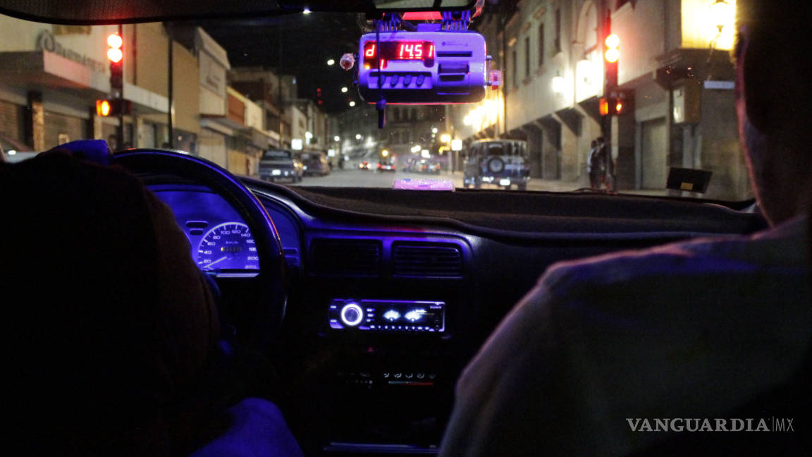 Autorizan que la tarifa nocturna sea 20% mayor a la diurna para taxis de Saltillo