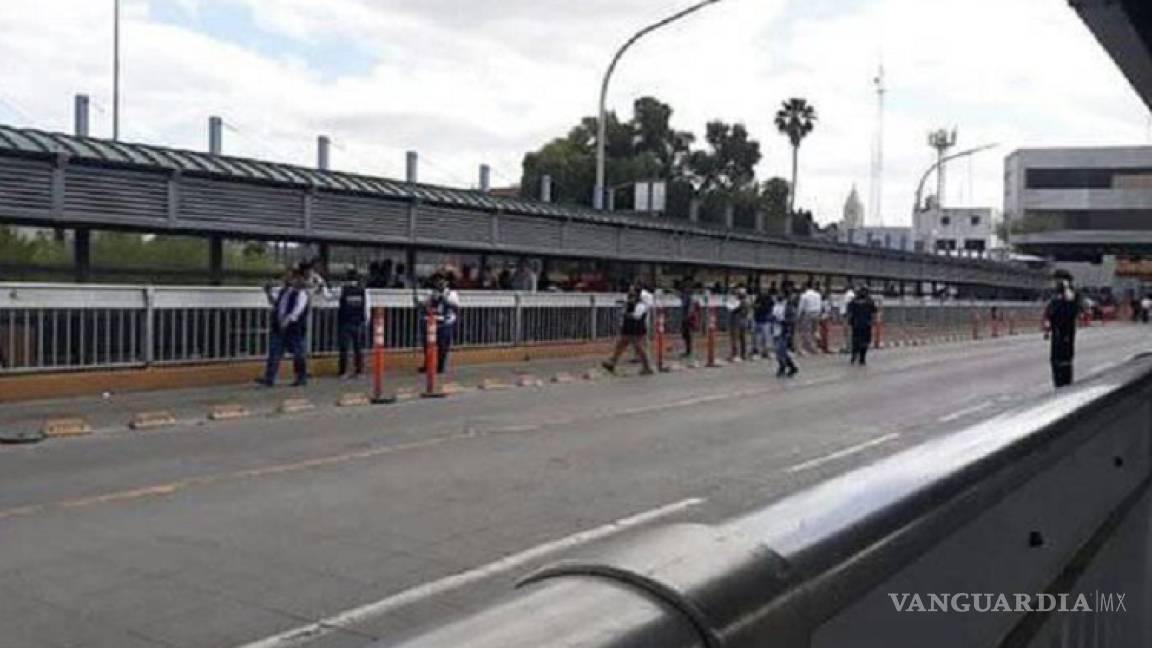 Reabren puente en frontera México-EU tras intento de cruce masivo de migrantes
