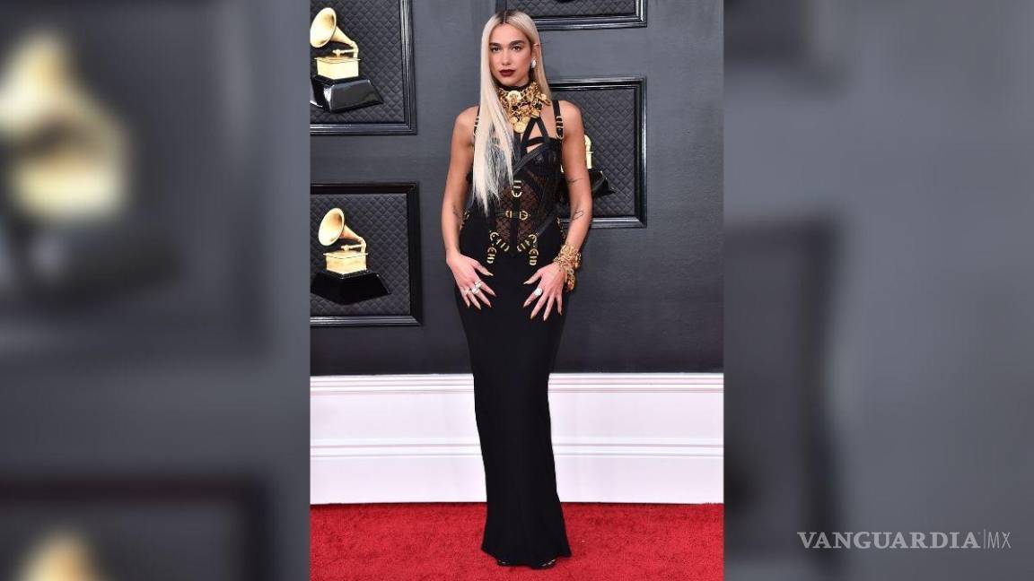 $!El vestido ‘bondage sexy’ presentado para la colección de otoño de 1992 consolidó a Versace en la industria.