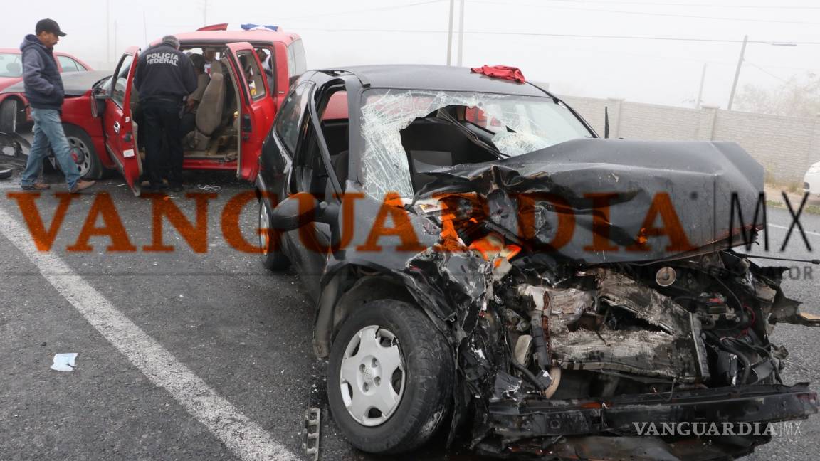 Desigual encontronazo en carretera a Zacatecas deja tres lesionados