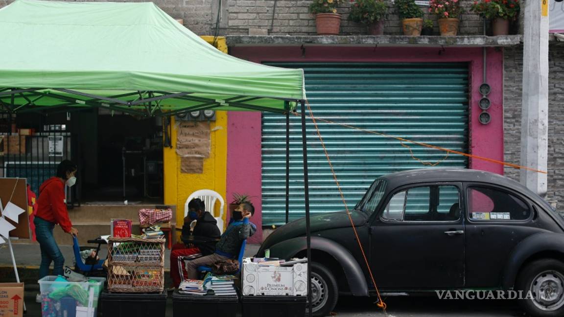 $!Tortillería en CDMX se convierte en salón de clases para que 50 niños tomen sus clases a distancia