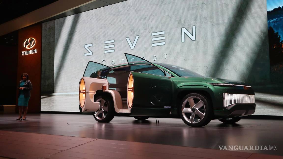 $!El Hyundai Seven Concept se presenta en Automobility LA en Los Ángeles, California. EFE/EPA/David Swanson