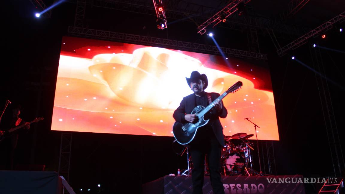 $!Complace Pesado al público de Saltillo