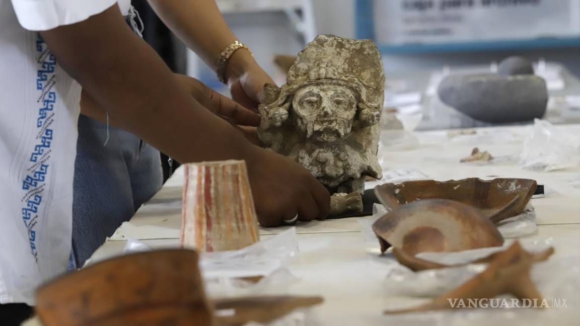 Entre esqueletos y reliquias, encuentran miles de tesoros prehispánicos en el centro de México