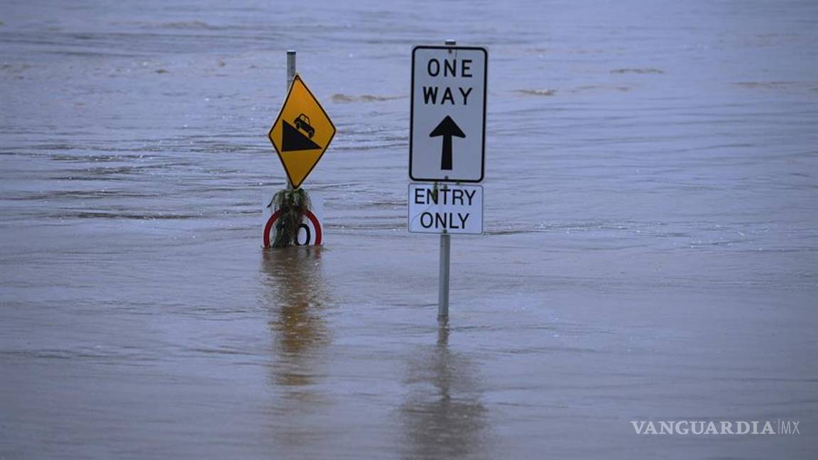 $!Evacuan a 18 mil personas por las peores inundaciones en décadas en Australia