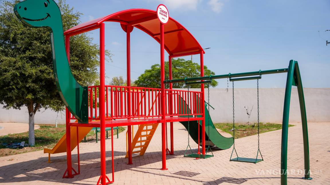 $!El arranque se realizó en la Plaza Hacienda El Refugio, donde se instalarán juegos infantiles, luminarias, árboles, bancas y botes de basura.