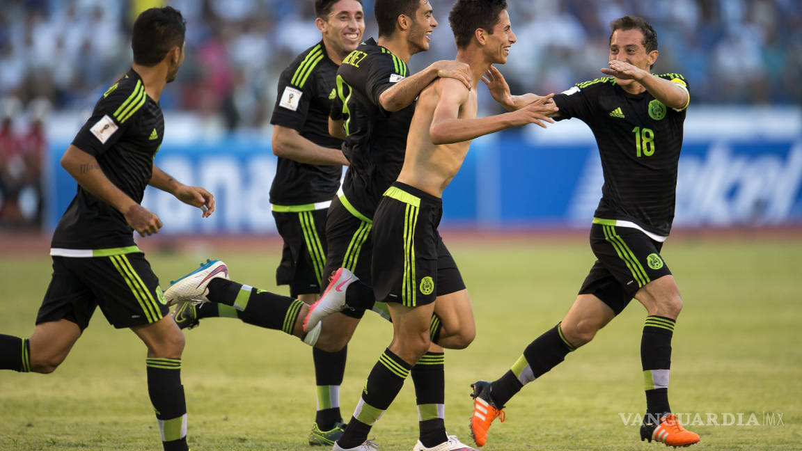 México vence 2-0 a Honduras