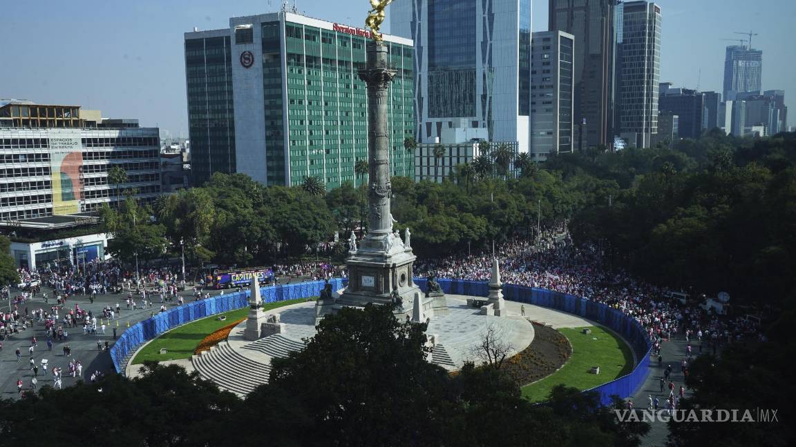 $!Organizaciones ciudadanas se reúnen en el icónico “Monumento del Ángel de la Independencia” en CDMX en apoyo al INE.