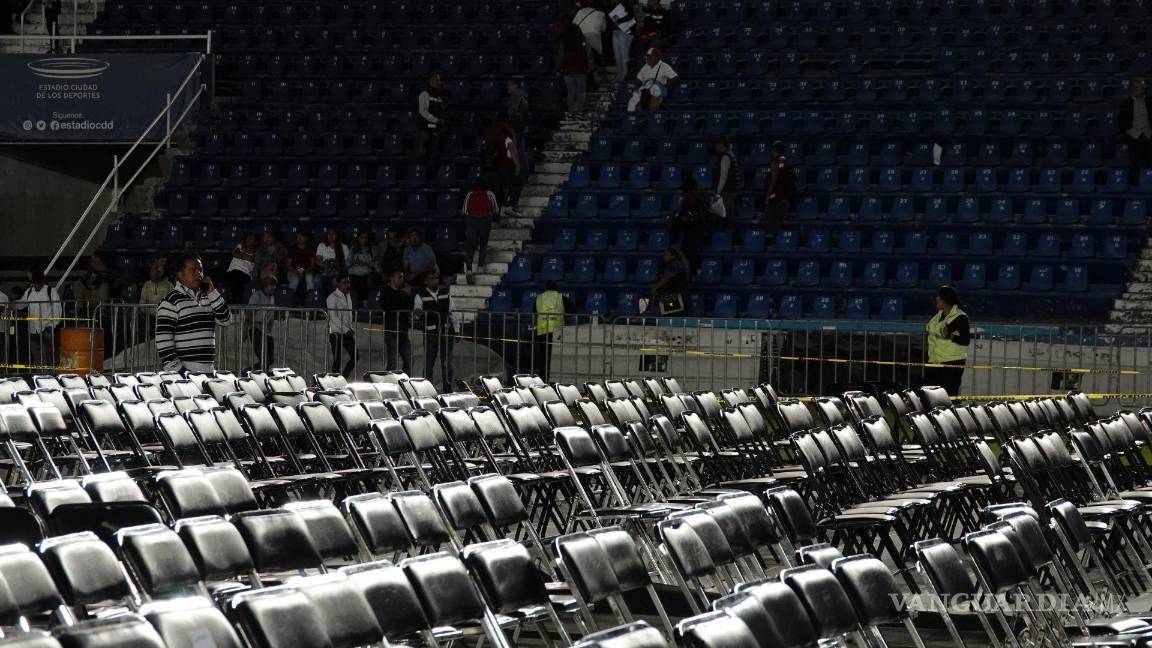 $!Cientos de simpatizantes de Morena salieron del Encuentro con la Militancia en la Ciudad de México al recibir la noticia de que no se presentaría Claudia Sheinbaum | Foto: Cuartoscuro