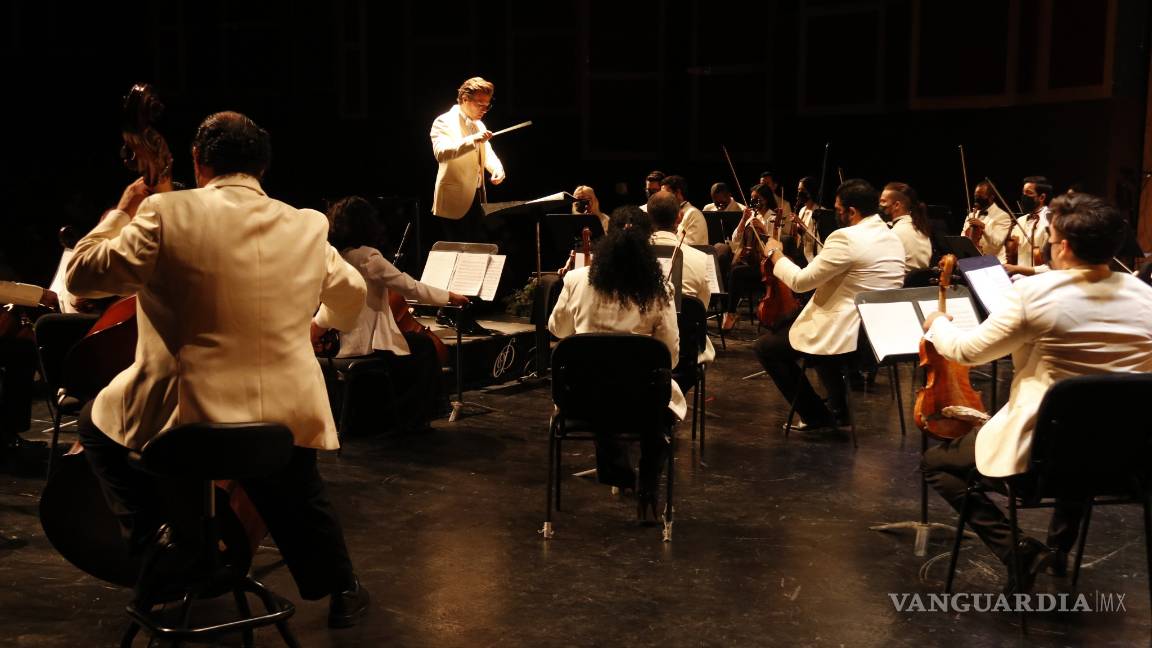 $!Con homenaje a Manzanero Fernando de la Mora regresa a escena en Saltillo