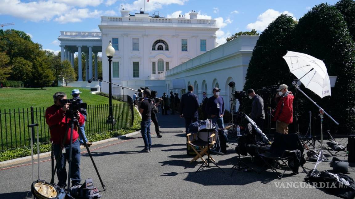 Periodistas que cubren a Trump sienten temor a enfermarse de COVID-19