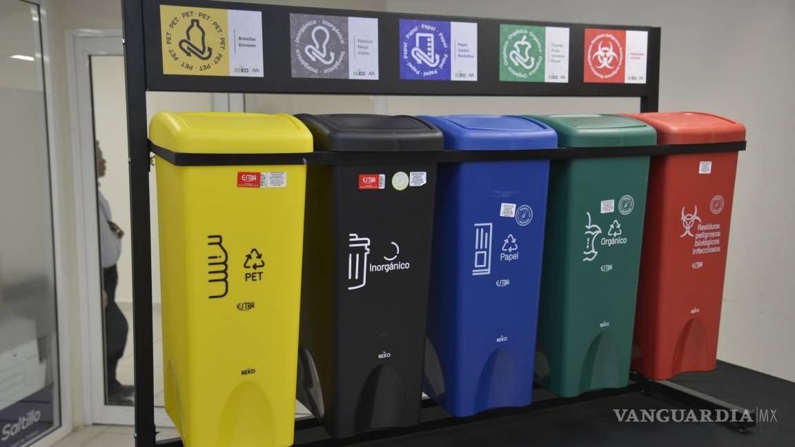 $!Separación de residuos, ahorro de agua y energía, y reducción de insumos de oficina son algunas de las acciones que implementarán los trabajadores municipales.