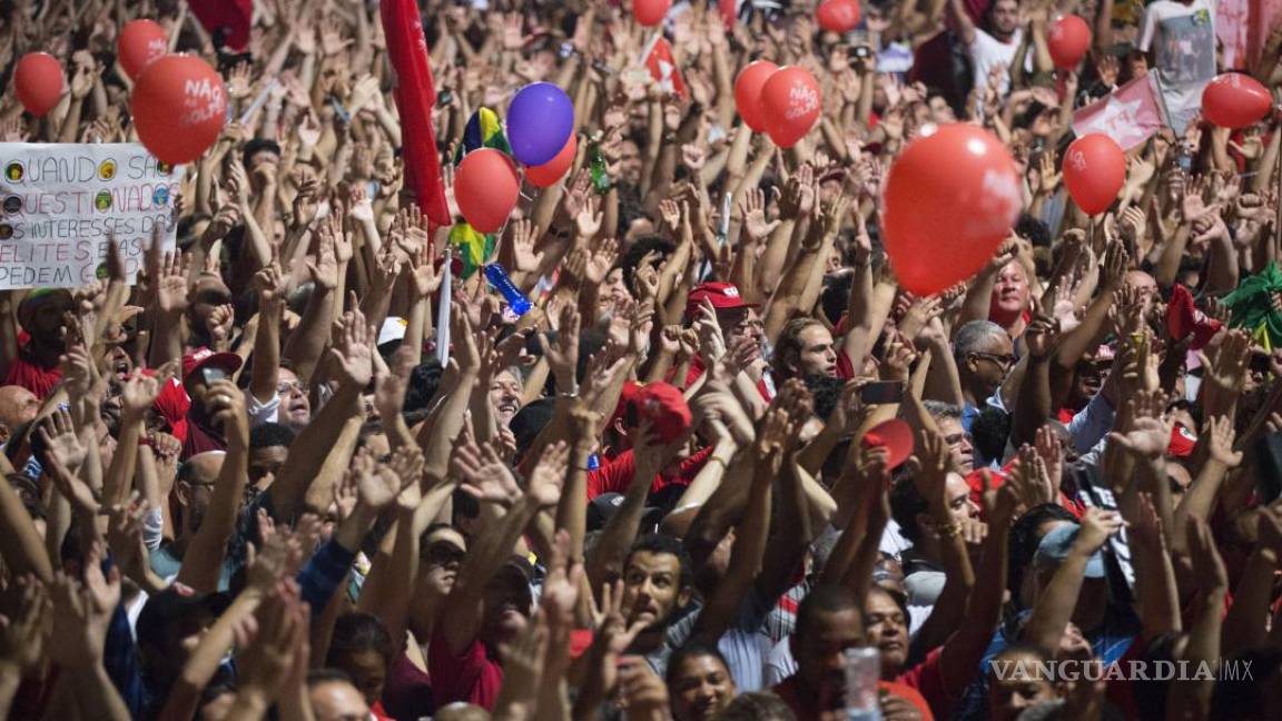 Miles expresan contundente respaldo a Gobierno de Rousseff