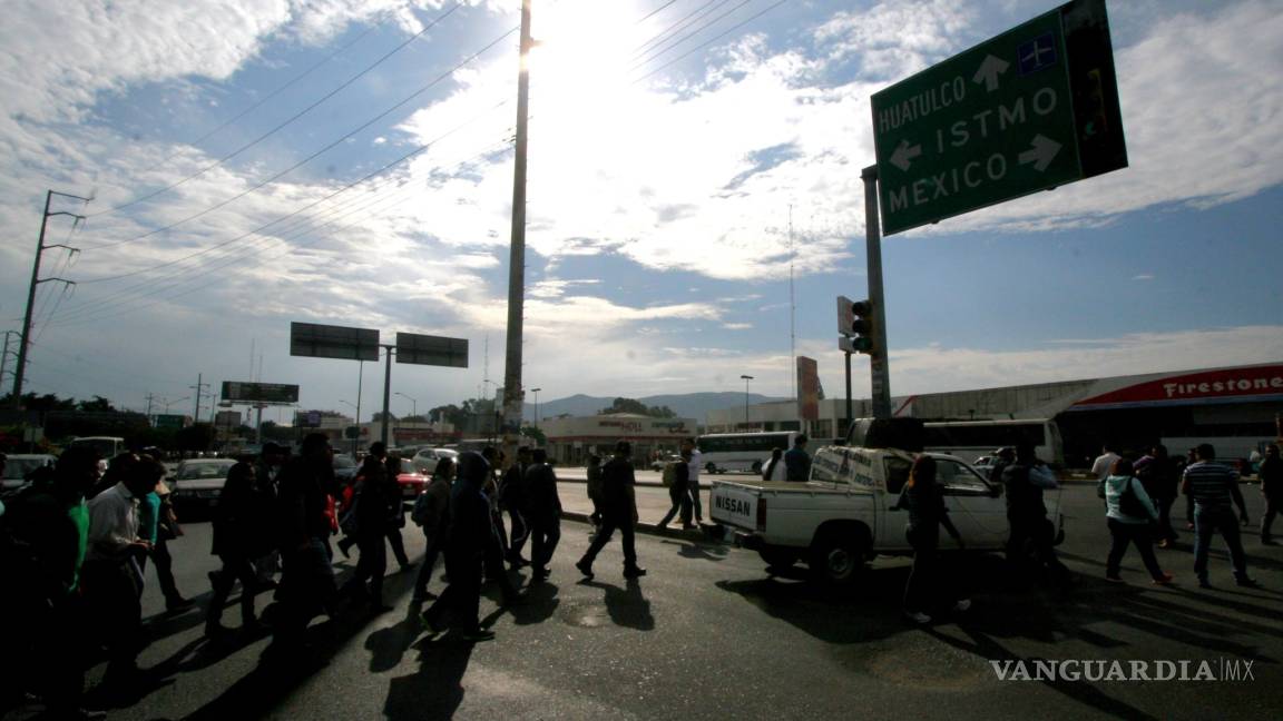 Bloqueos de CNTE en Oaxaca por llegada de Peña